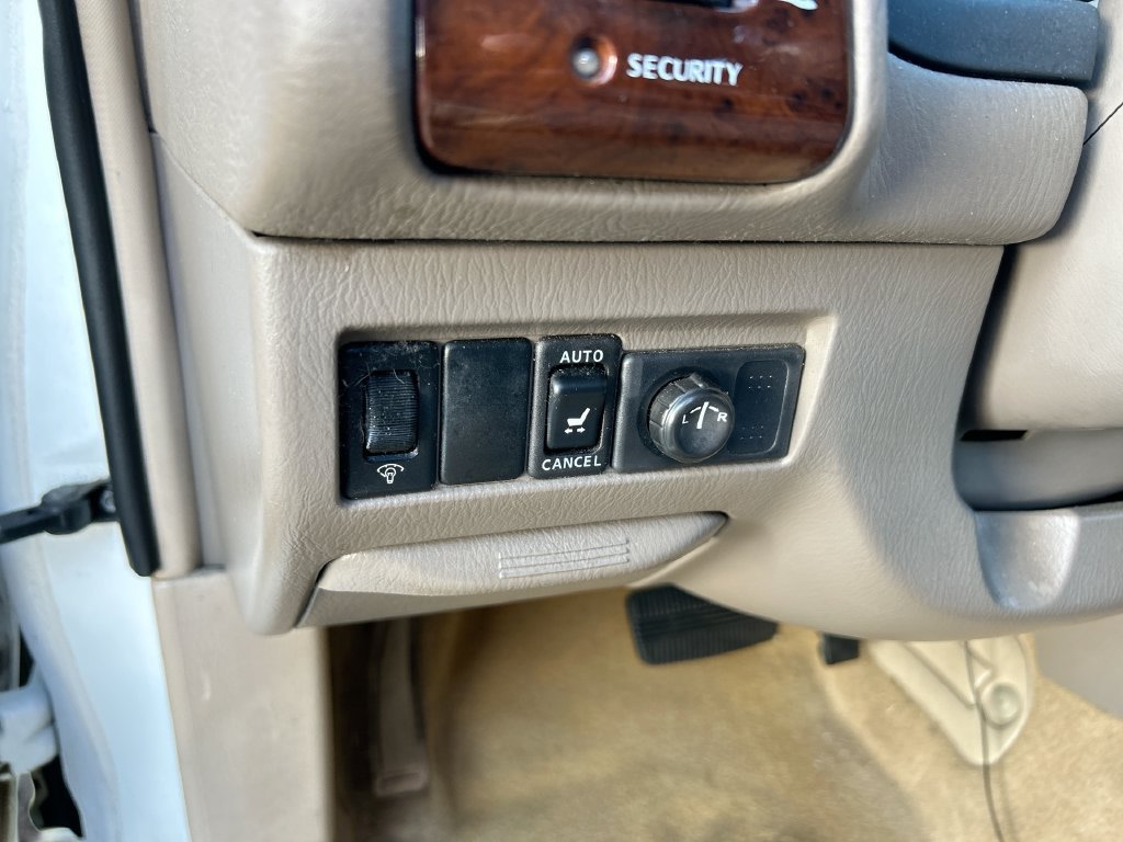 Used 2001 Nissan Pathfinder LE RWD image 15