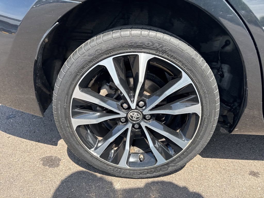 Used 2017 Toyota Corolla SE w/ Carpet Mat Package (TMS) FWD image 9