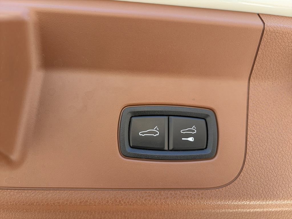 Used 2018 Porsche Panamera Turbo w/ Premium Package Plus AWD/4WD image 15