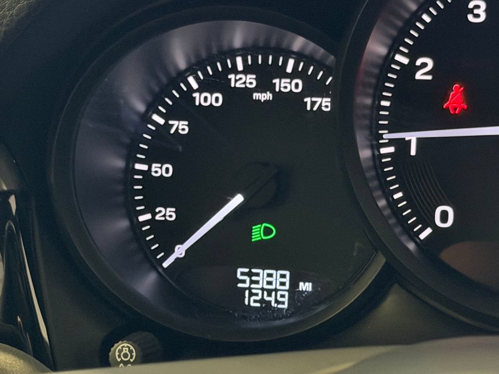 Certified 2025 Porsche Macan AWD/4WD image 22