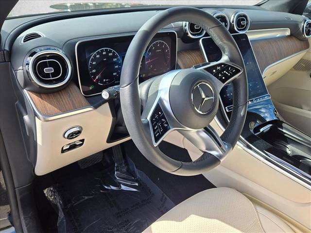 Used 2024 Mercedes-Benz GLC 300 4MATIC image 10