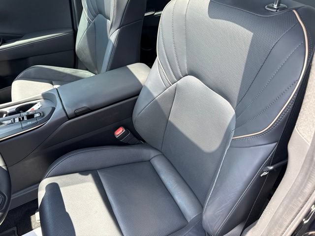 Used 2023 Toyota Crown AWD/4WD image 24