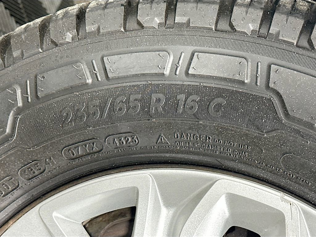 Used 2015 Ford Transit 150 XLT image 31