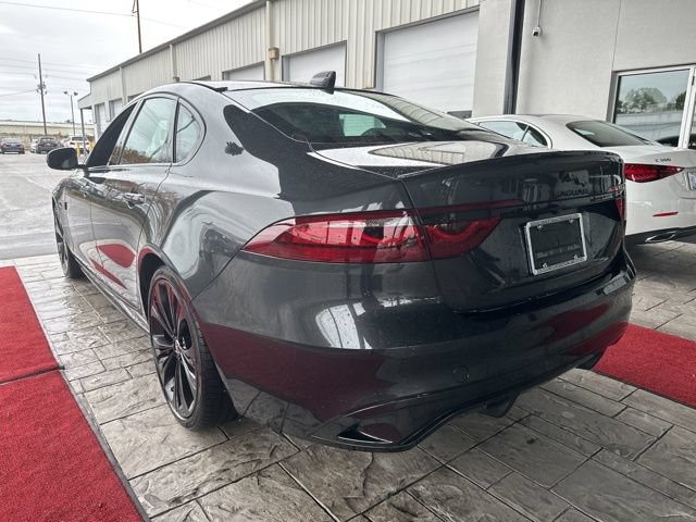 Used 2024 Jaguar XF R-Dynamic SE RWD image 4