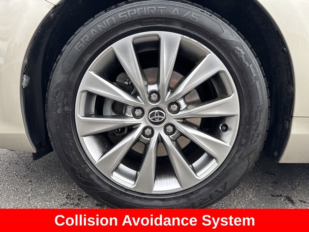 Used 2015 Toyota Camry XLE w/ Advanced Technology Package image 10