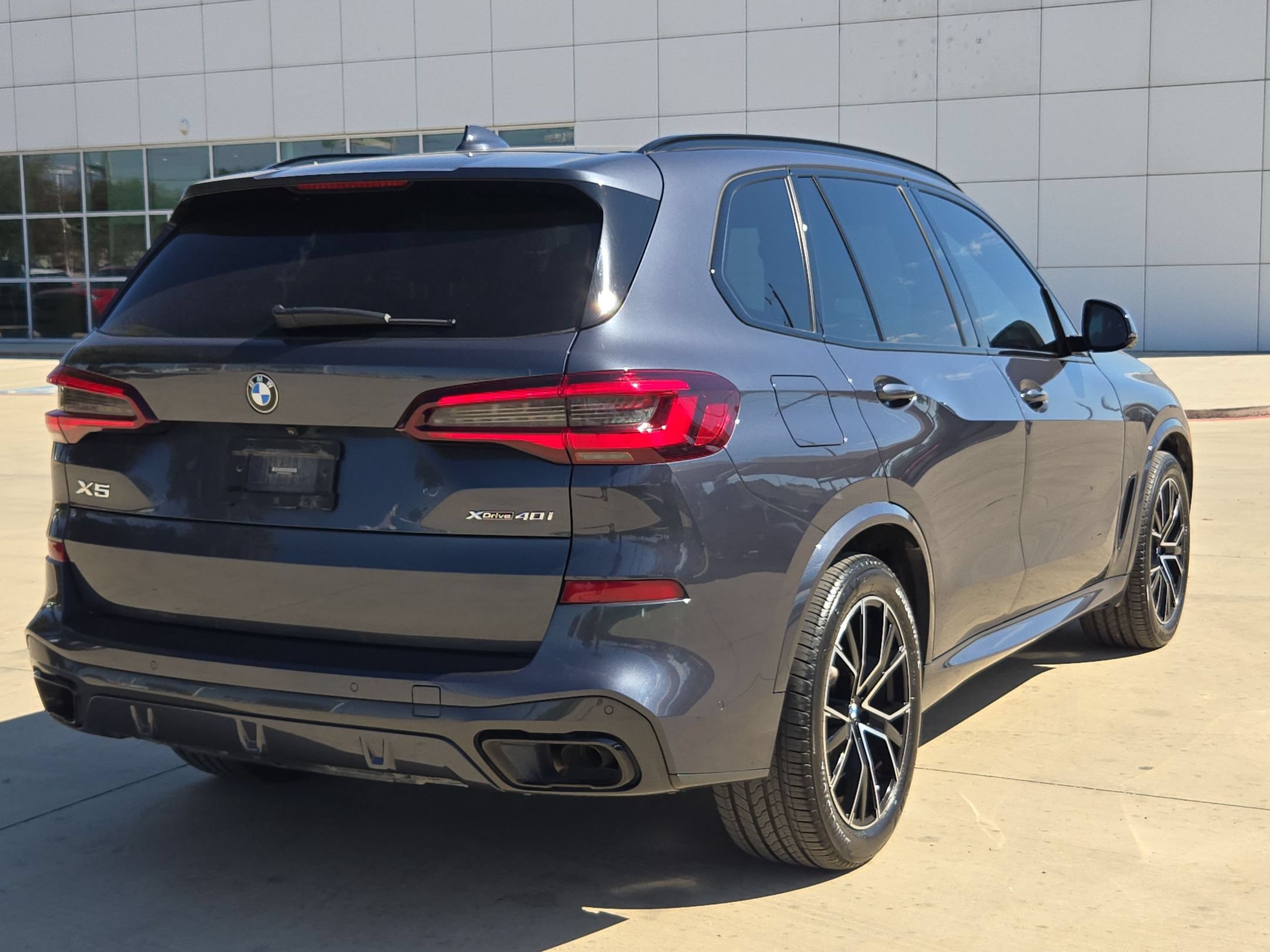 Used 2021 BMW X5 xDrive40i AWD/4WD image 3