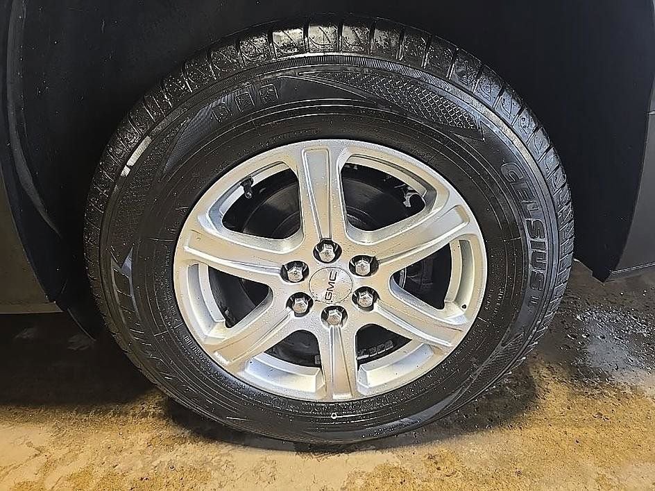 Used 2018 GMC Acadia SLE image 41