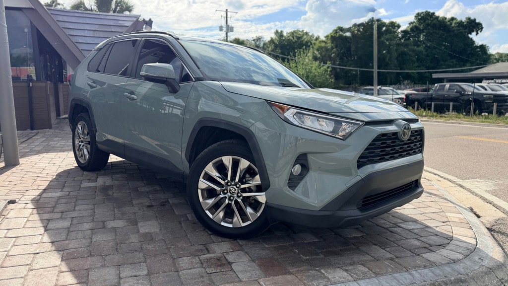 Used 2021 Toyota RAV4 XLE Premium FWD image 3