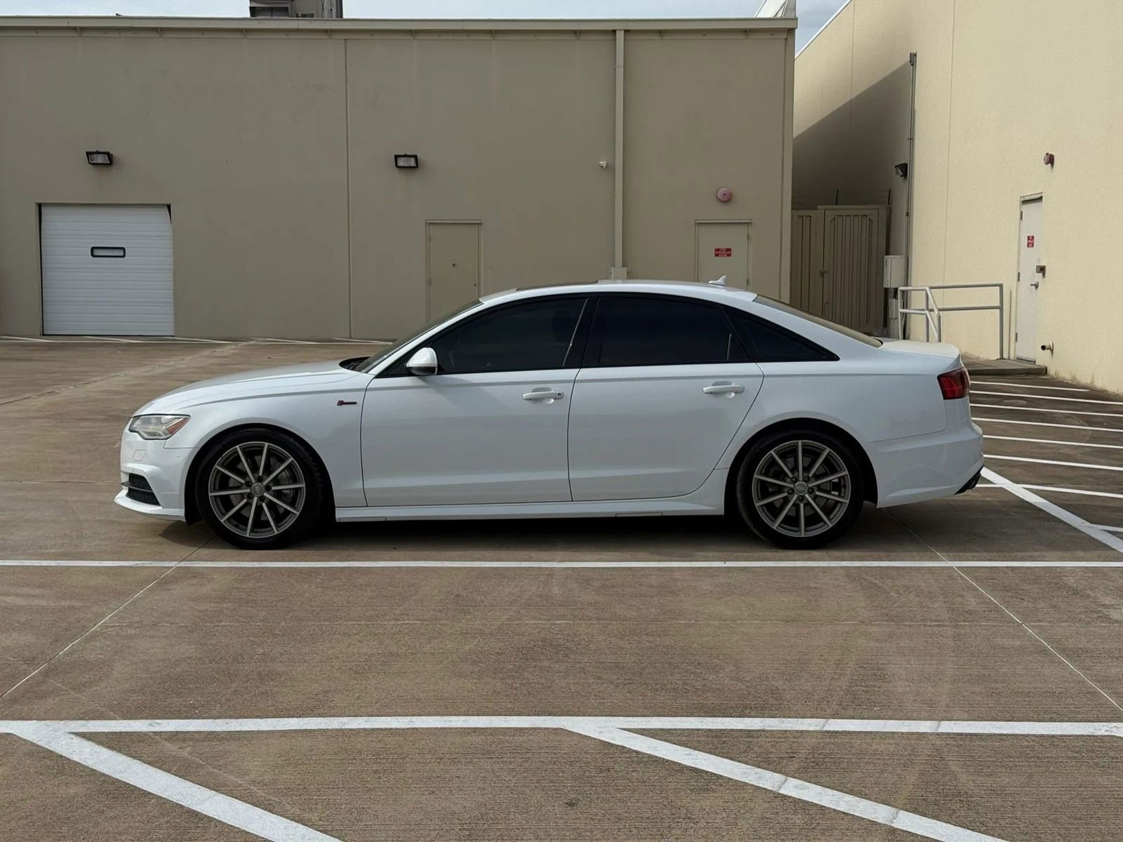 Used 2016 Audi A6 3.0T Premium Plus w/ S Line Sport Package AWD/4WD image 4