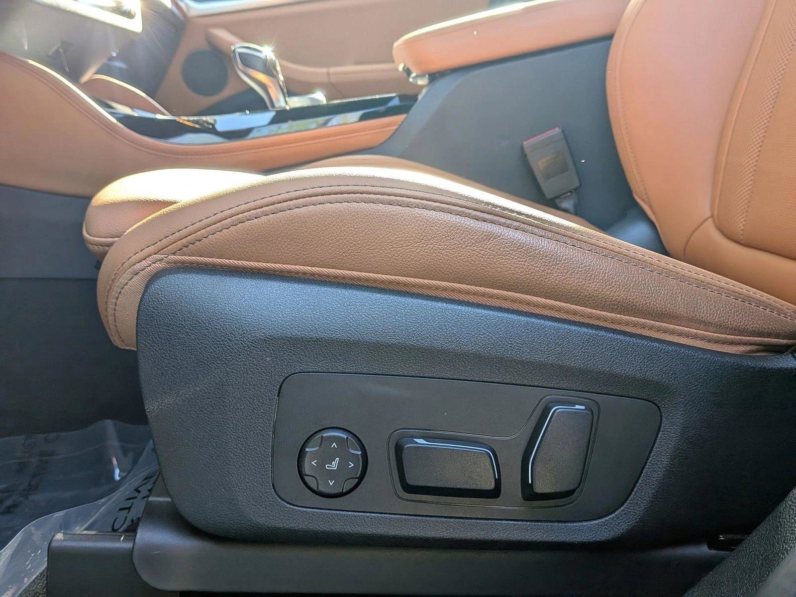 Used 2025 BMW X4 xDrive30i AWD/4WD image 11
