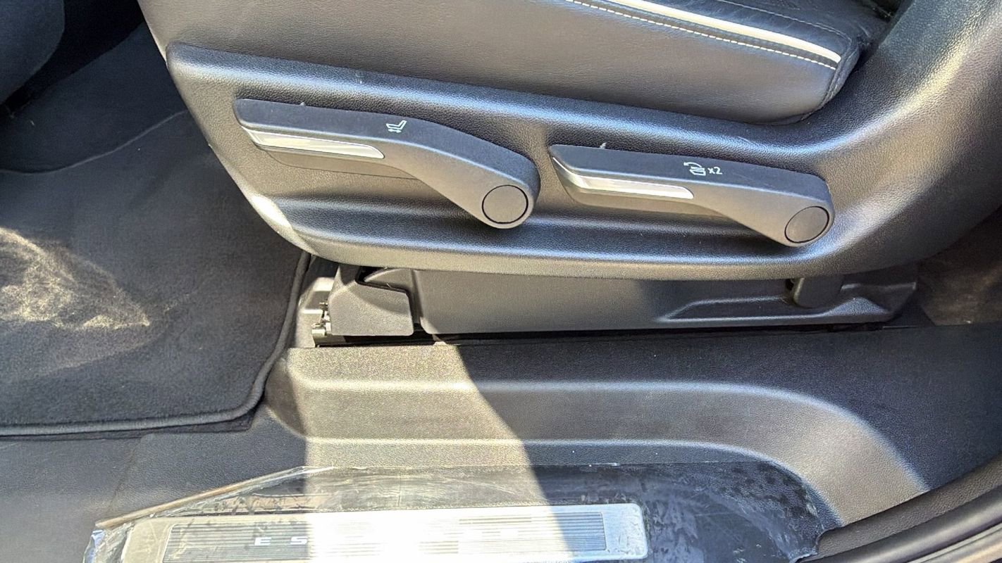 Used 2024 Cadillac Escalade ESV Sport w/ Touring Package image 11