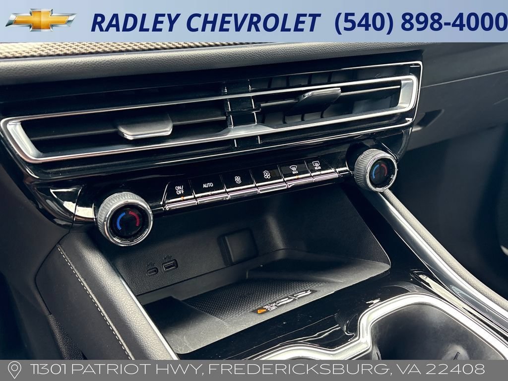 Used 2025 Chevrolet Traverse High Country w/ LPO, Floor Liner Package FWD image 11