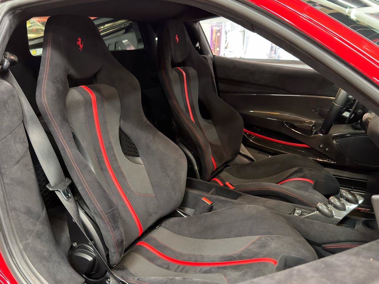 Used 2020 Ferrari 488 Pista Coupe RWD image 32