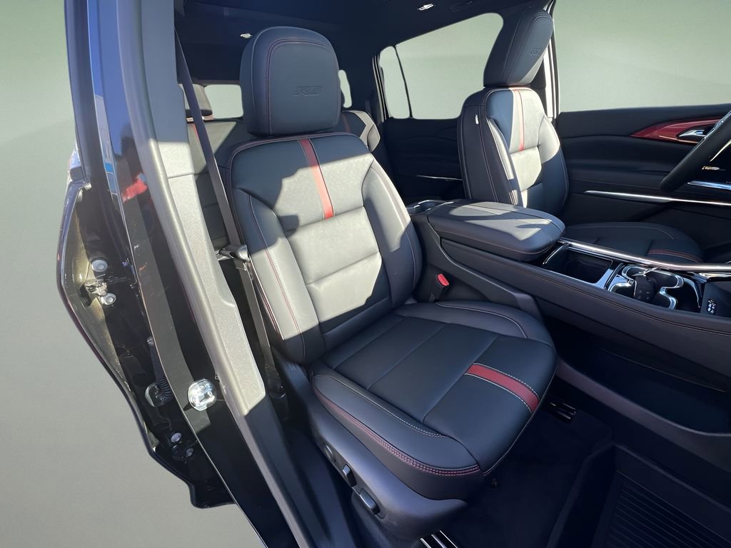 New 2026 Chevrolet Traverse RS w/ LPO, Floor Liner Package image 28