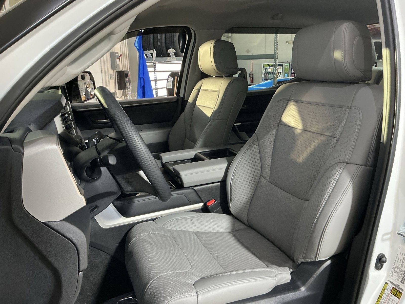 Used 2024 Toyota Tundra Limited image 21