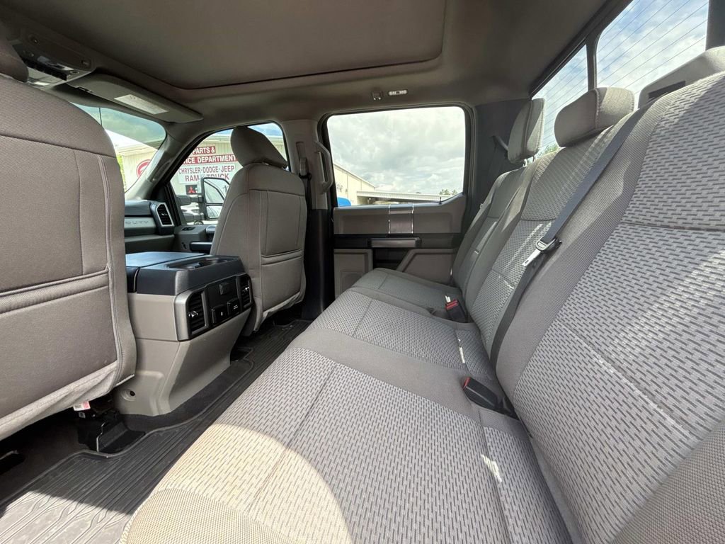 Used 2022 Ford F250 XLT w/ XLT Premium Package AWD/4WD image 11