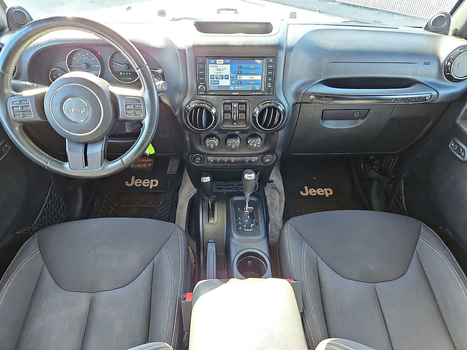Used 2014 Jeep Wrangler Unlimited Sahara w/ Connectivity Group AWD/4WD image 23
