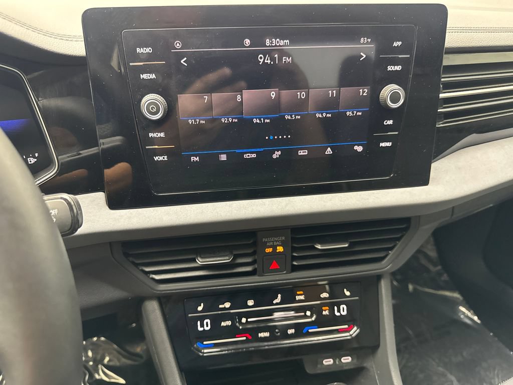 Used 2025 Volkswagen Jetta SE FWD image 60