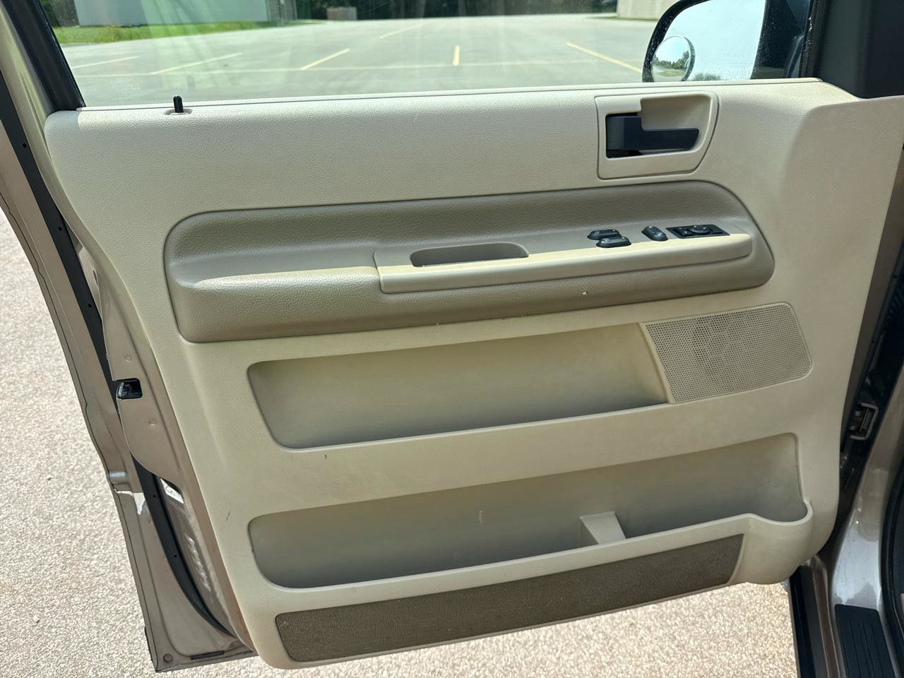 Used 2004 Ford Freestar SES FWD image 9