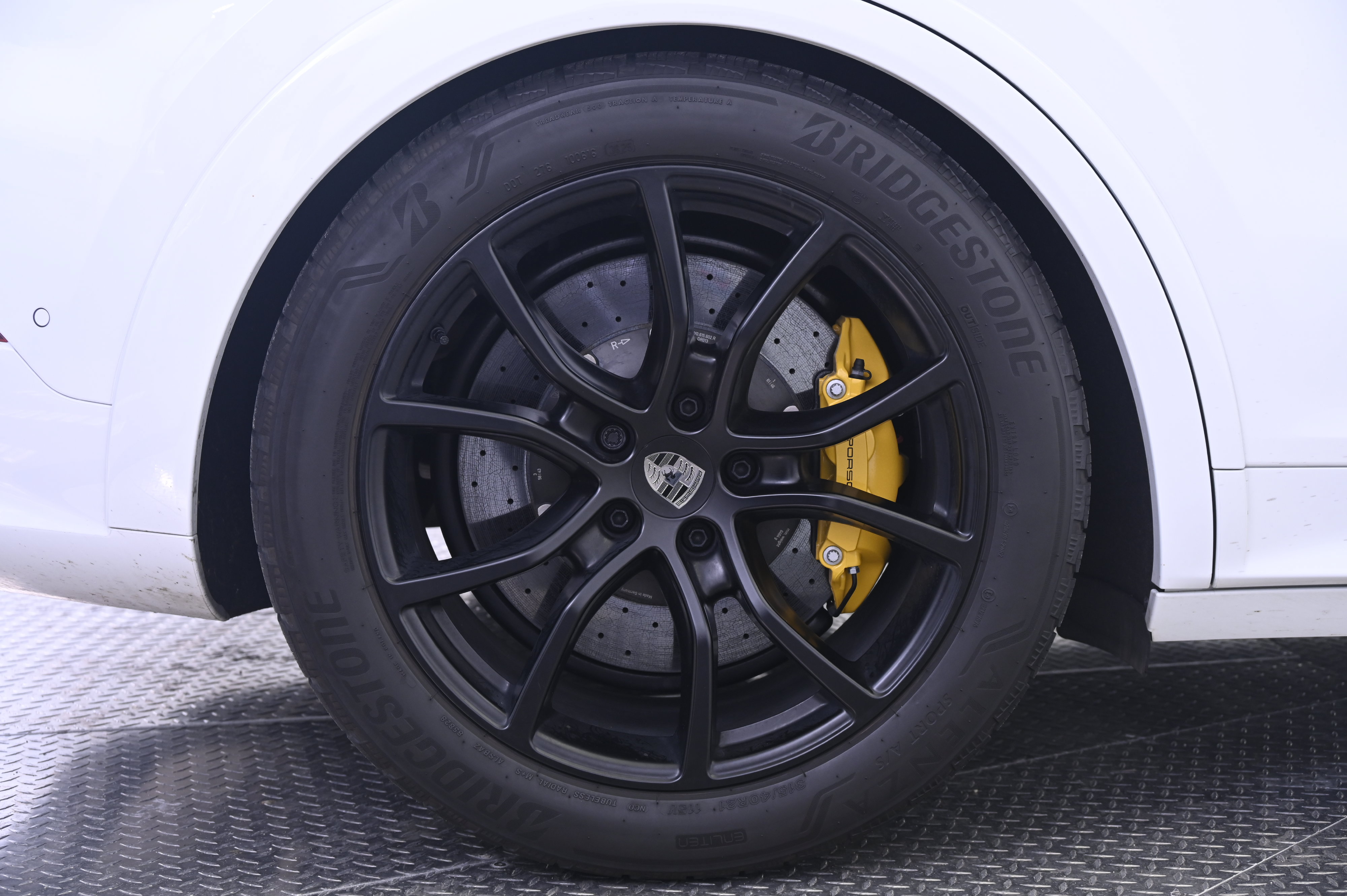 Certified 2026 Porsche Cayenne Turbo AWD/4WD image 13