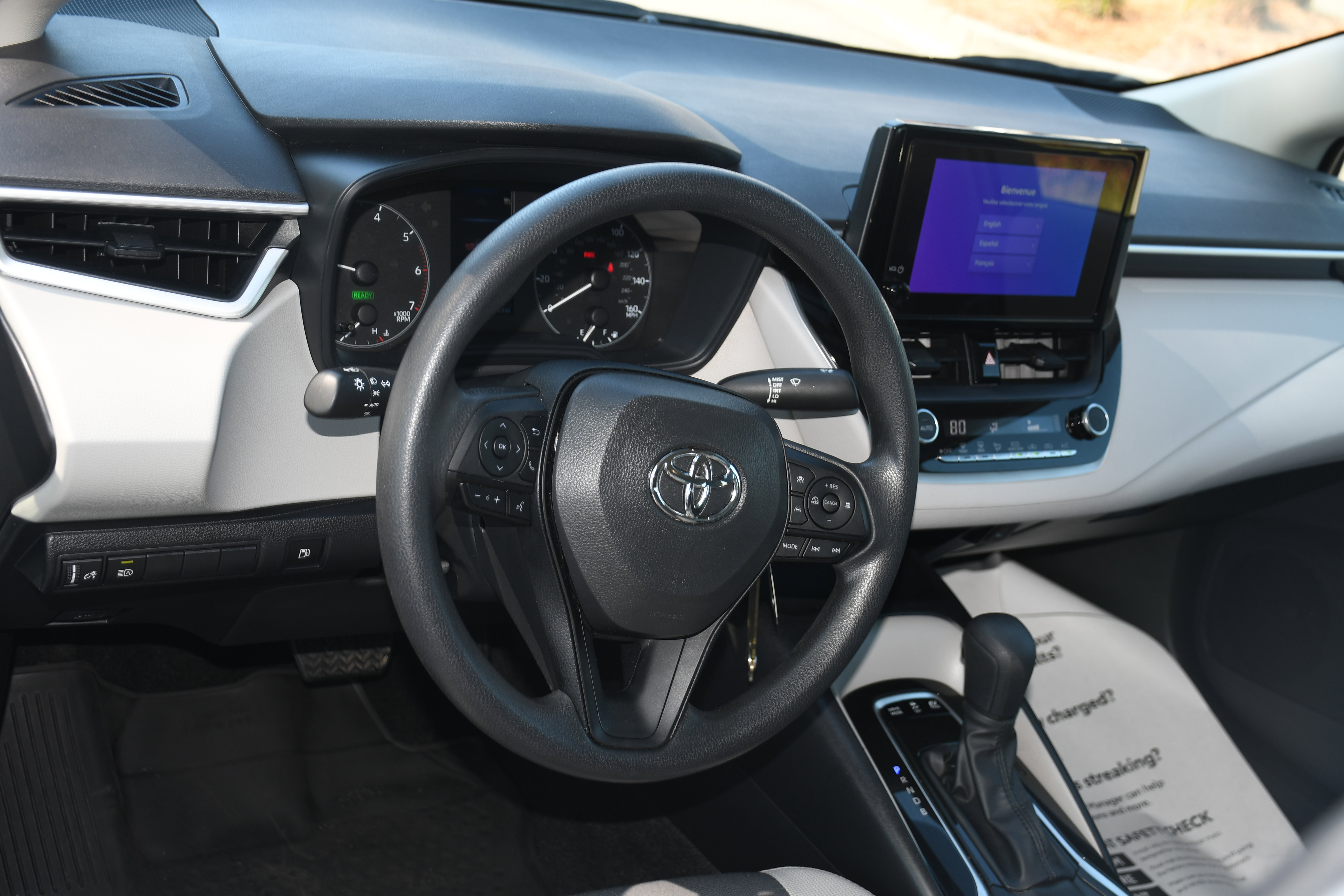 Used 2023 Toyota Corolla LE image 8