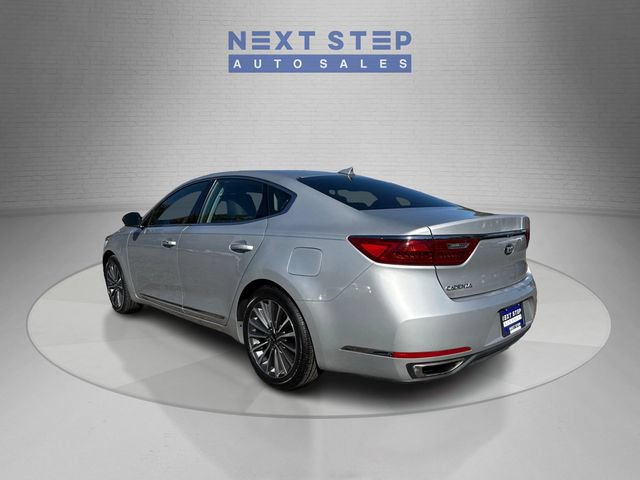 Used 2017 Kia Cadenza Premium FWD image 5