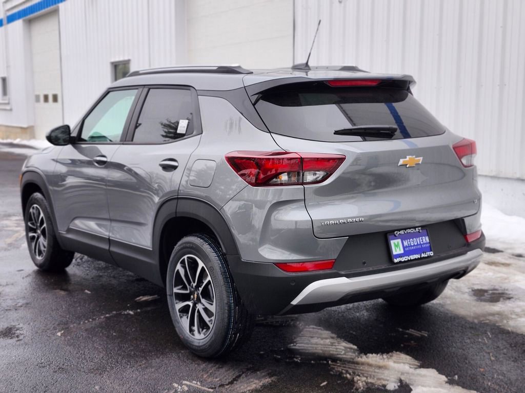 New 2026 Chevrolet TrailBlazer LT w/ Driver Confidence Package FWD image 3