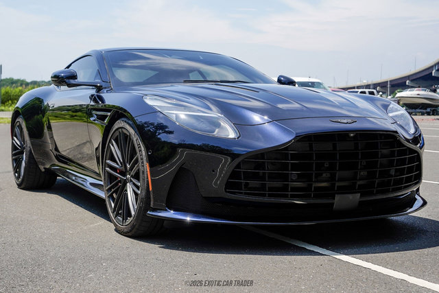 Used 2024 Aston Martin DB12 Coupe RWD image 12