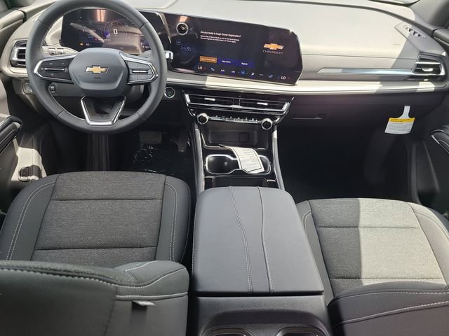Used 2025 Chevrolet Traverse LT FWD image 17