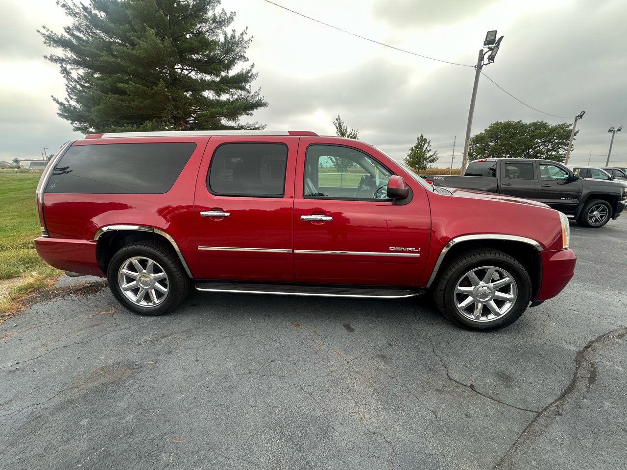 Used 2014 GMC Yukon XL Denali image 5