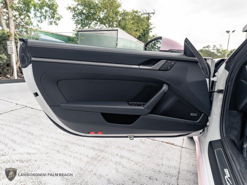 Used 2026 Porsche 911 Carrera RWD image 33