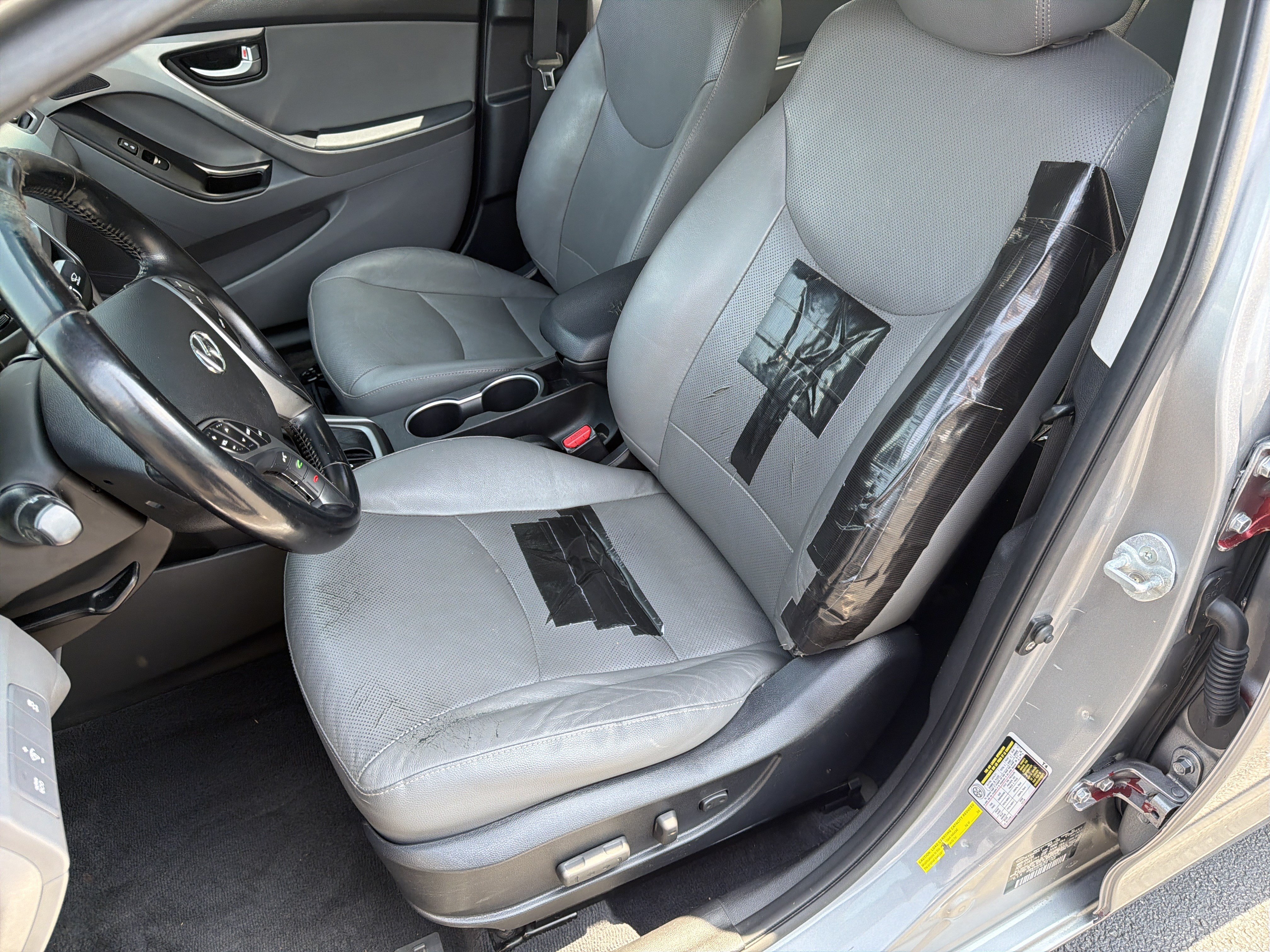 Used 2014 Hyundai Elantra Limited w/ Option Group 03 FWD image 11