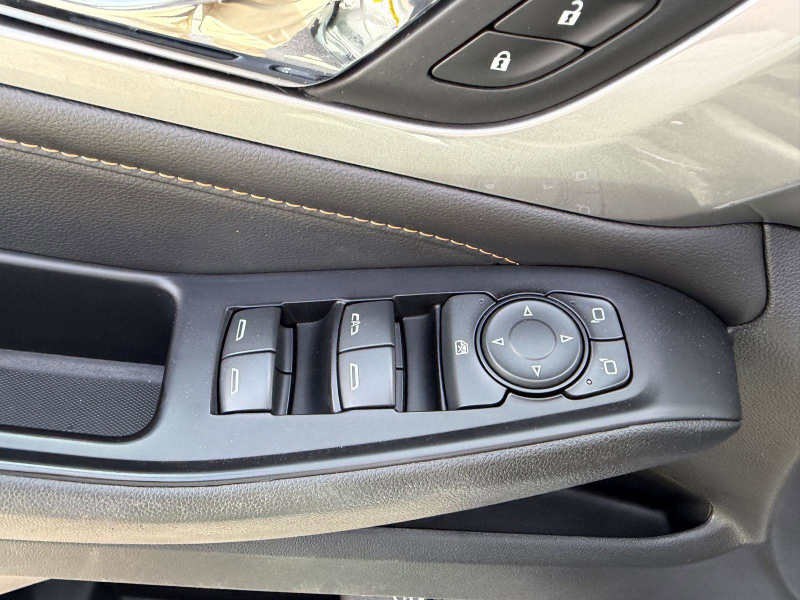Used 2019 Chevrolet Traverse LT w/ LPO, Floor Liner Package AWD/4WD image 12