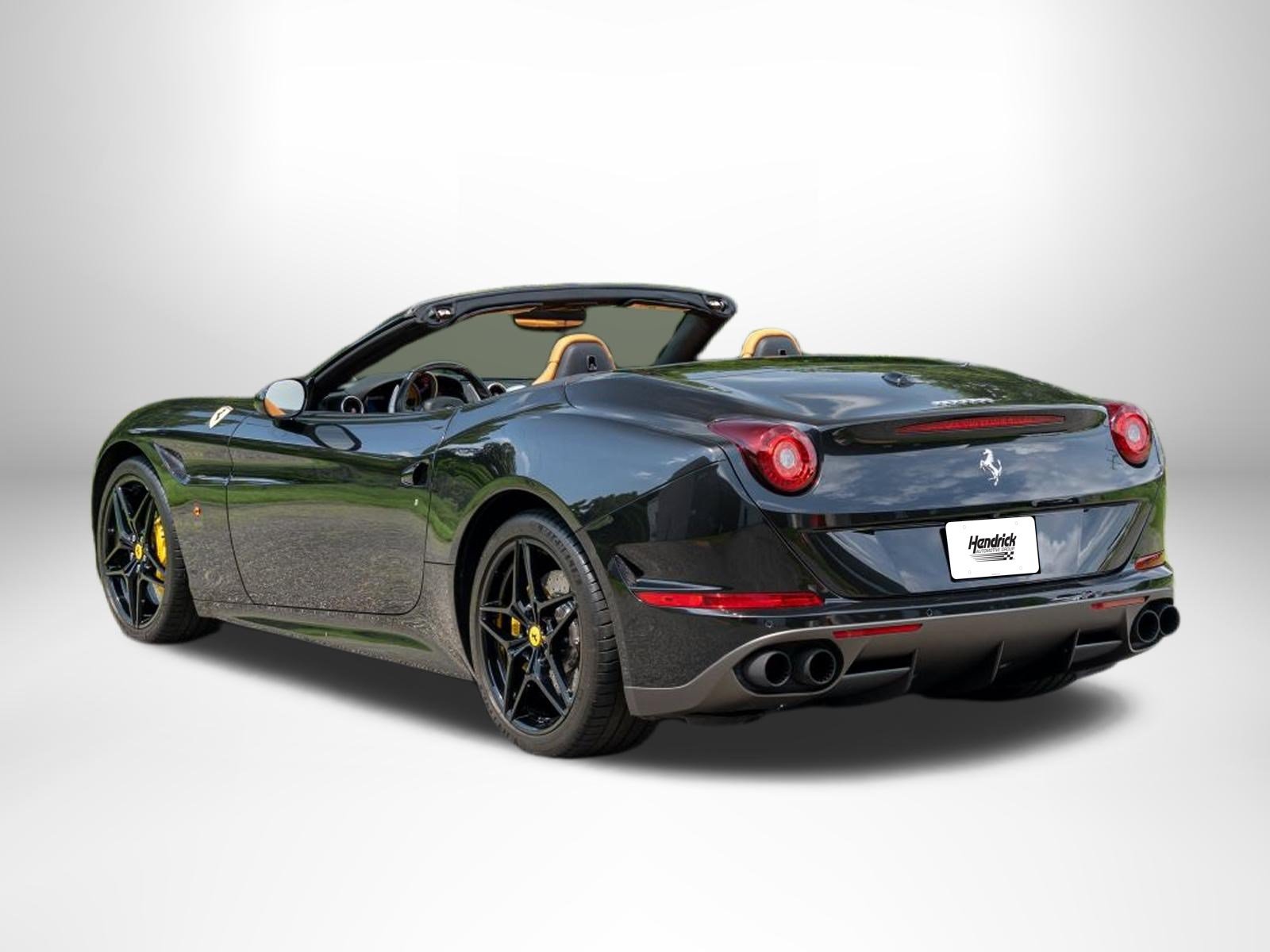 Used 2018 Ferrari California T RWD image 2