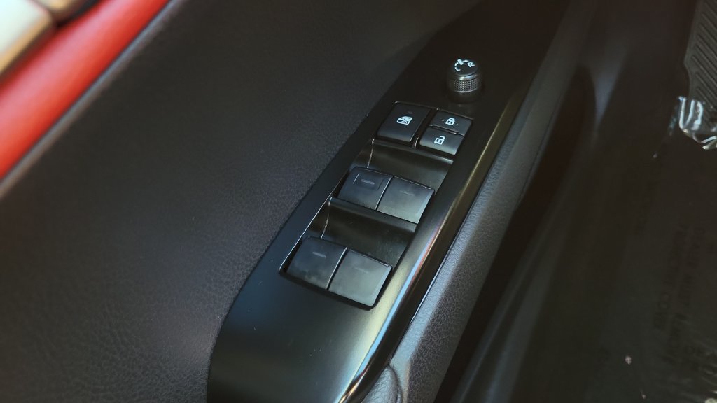 Used 2013 Toyota RAV4 XLE AWD/4WD image 19