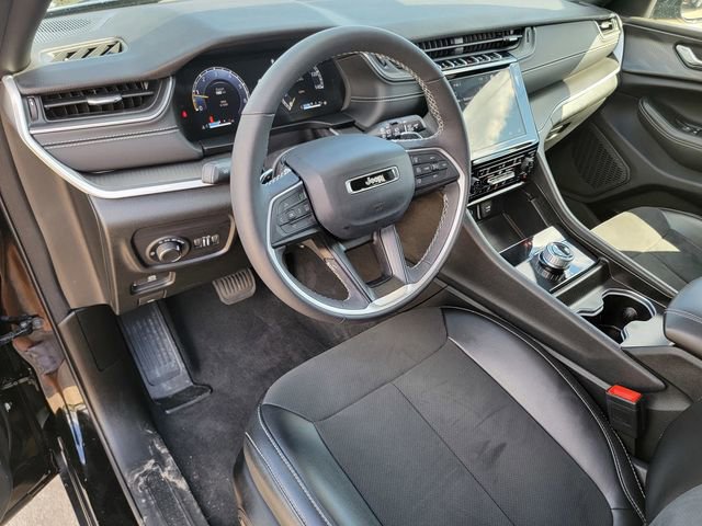 Used 2024 Jeep Grand Cherokee L Altitude image 15