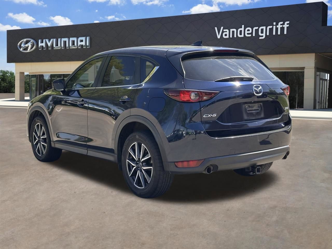 Used 2018 MAZDA CX-5 Touring w/ Preferred Equipment Package image 6