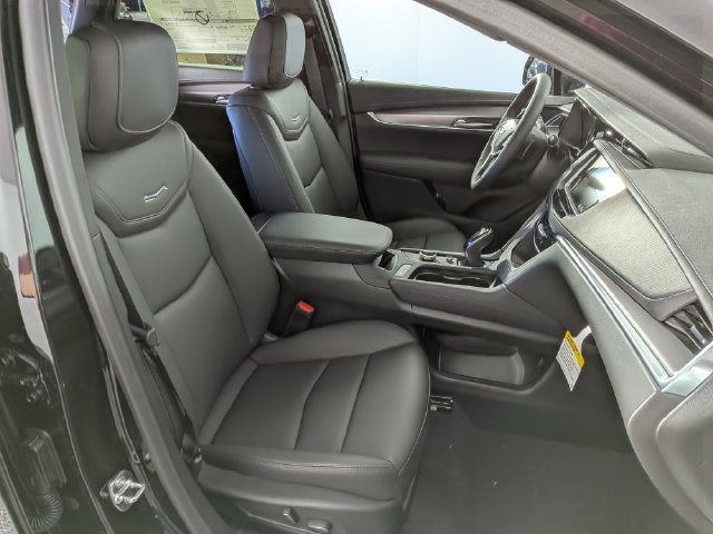 New 2026 Cadillac XT5 Luxury w/ LPO, Floor Liner Package AWD/4WD image 28