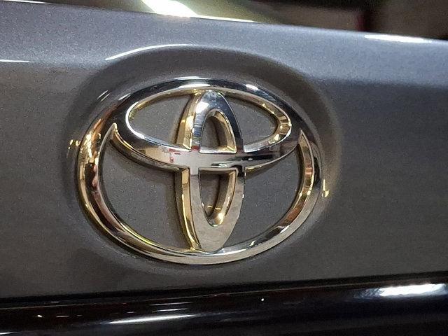 Used 2022 Toyota Corolla LE FWD image 29