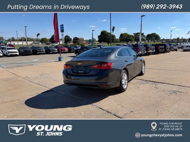 Certified 2017 Chevrolet Malibu LT w/ Leather Package FWD image 3