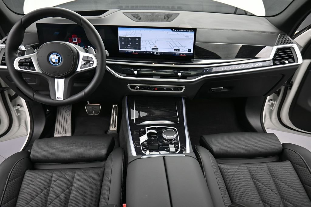 Used 2026 BMW X5 xDrive50e w/ M Sport Package AWD/4WD image 13