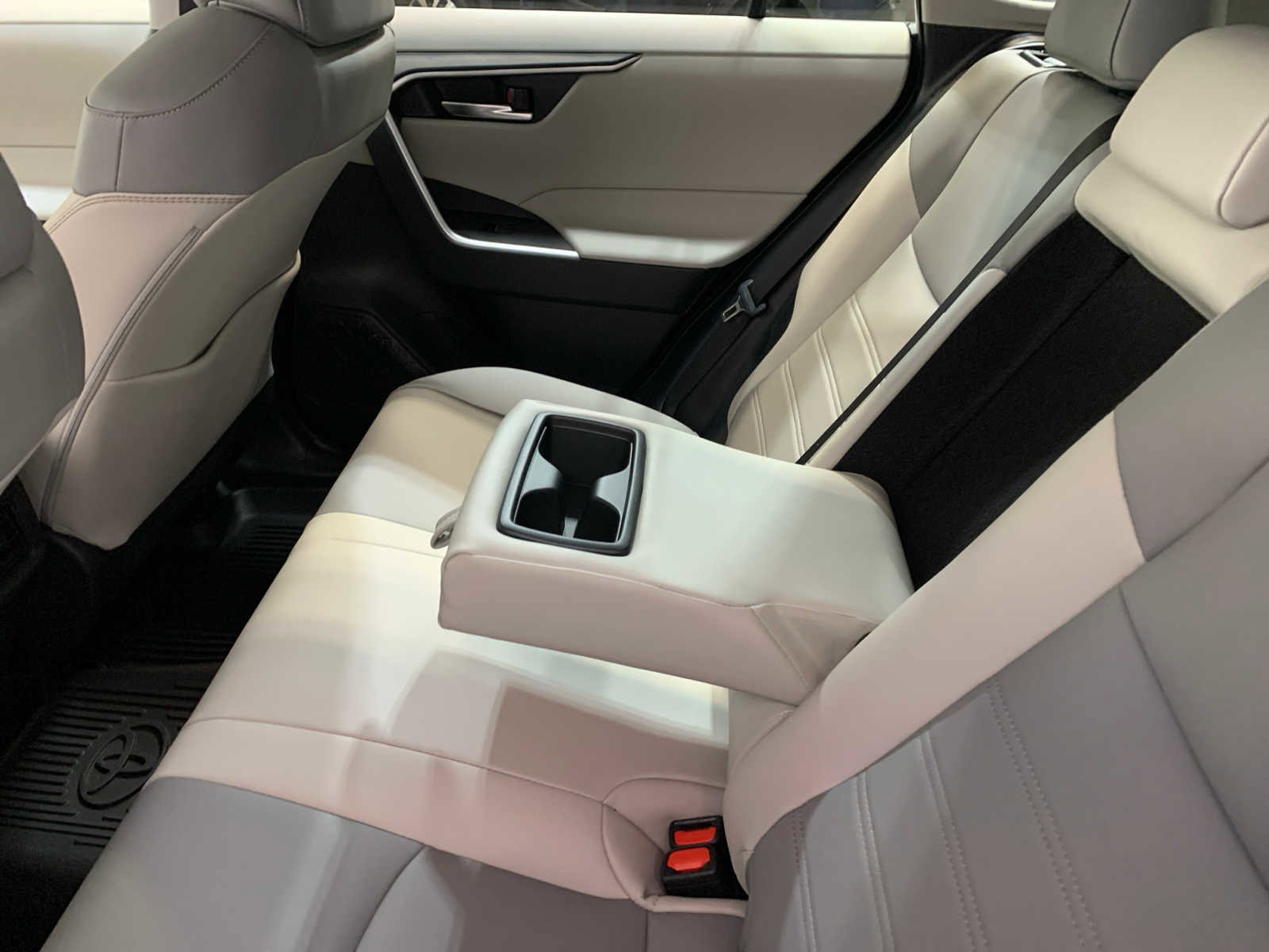 Certified 2025 Toyota RAV4 XLE Premium image 5