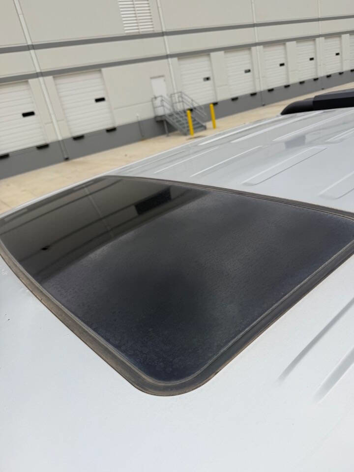 Used 2012 Ford F150 Raptor w/ Raptor Luxury Pkg image 13