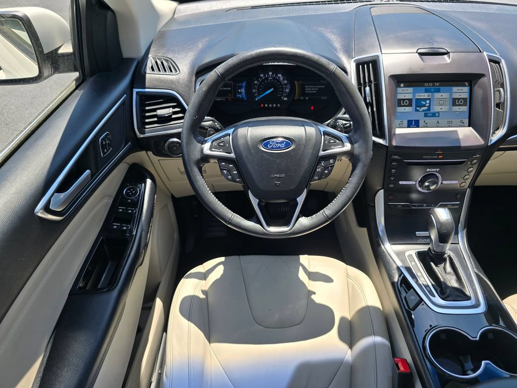 Used 2016 Ford Edge Titanium w/ Technology Package AWD/4WD image 19