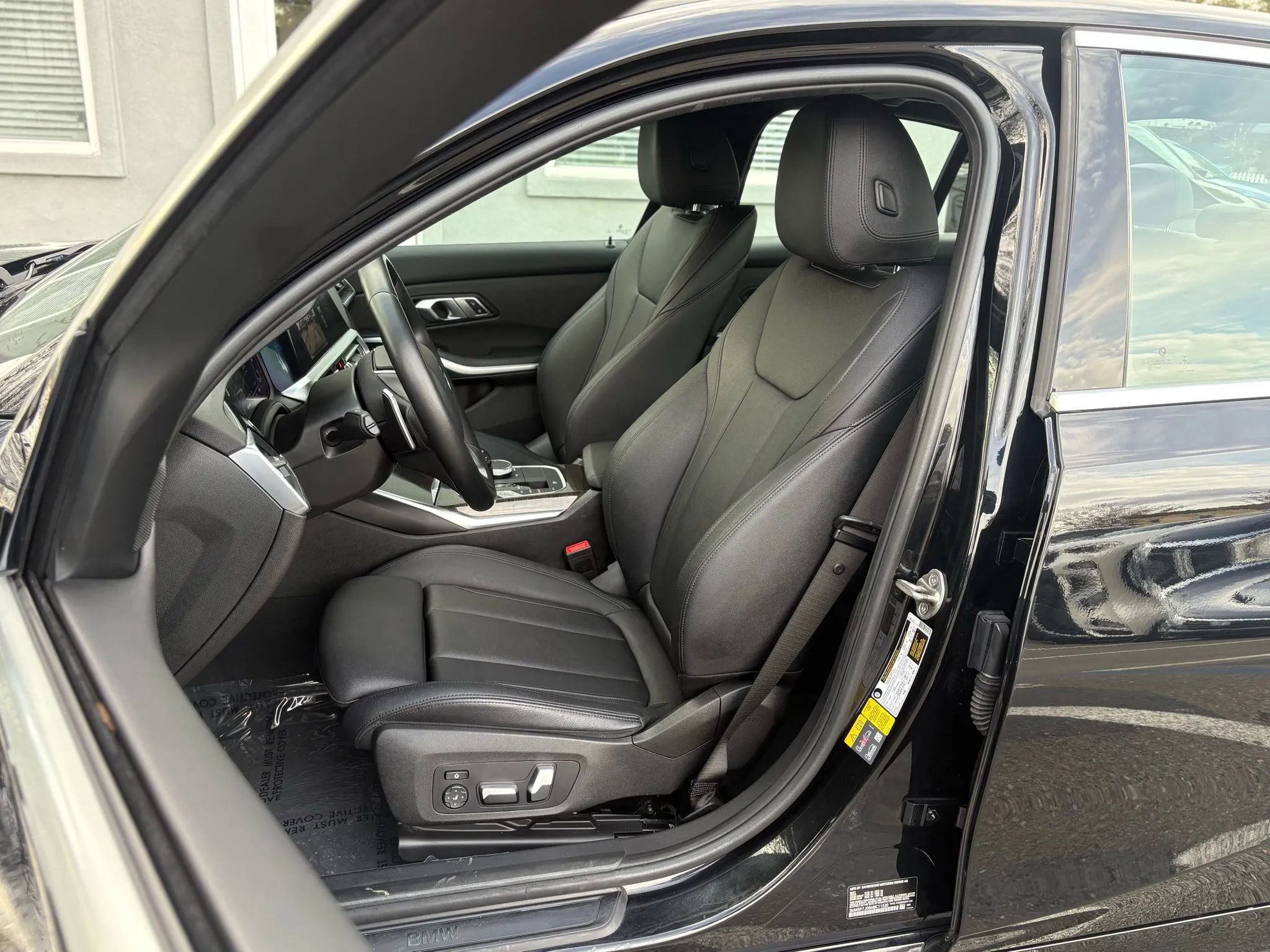 Used 2021 BMW 330e w/ Convenience Package image 10