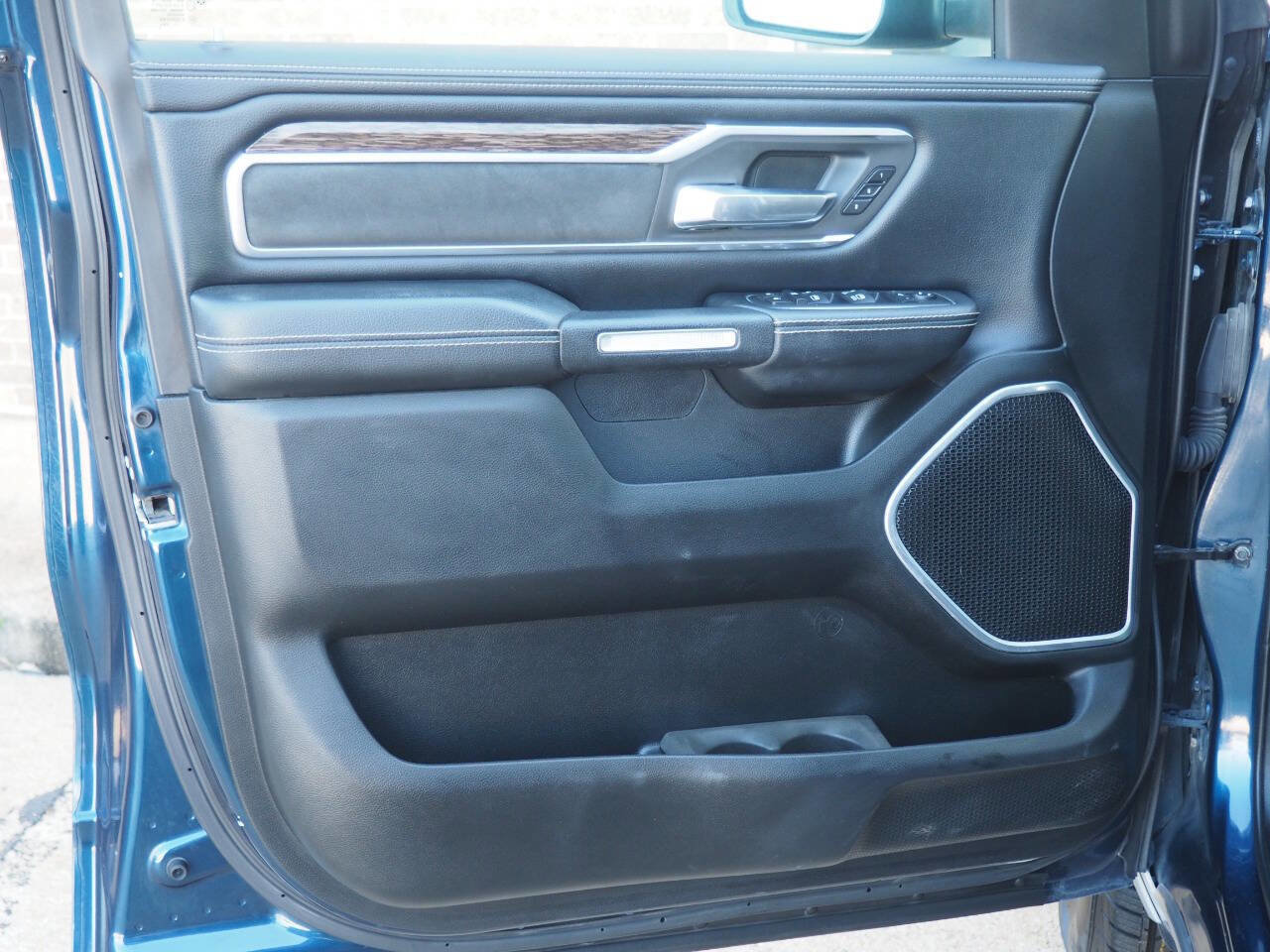Used 2019 RAM 1500 Laramie image 10