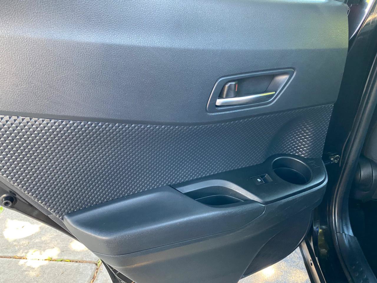 Used 2018 Toyota C-HR XLE FWD image 37