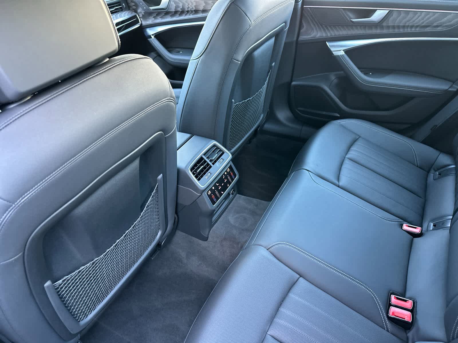 Used 2025 Audi A6 Premium Plus w/ Premium Plus Package AWD/4WD image 4