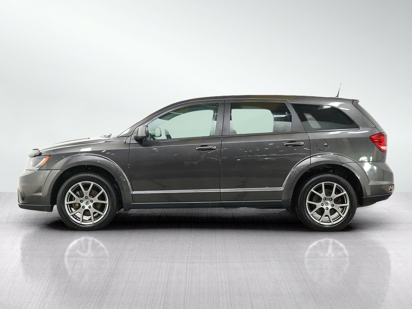 Used 2019 Dodge Journey GT w/ Driver Convenience Group AWD/4WD image 2