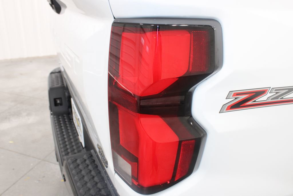 New 2025 Chevrolet Colorado Z71 w/ Midnight Edition AWD/4WD image 14